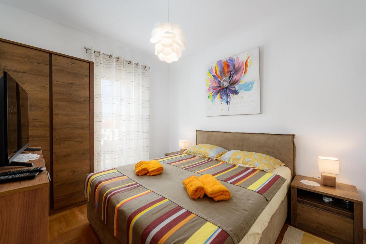 Apartment Ares 13 In Umag Center Exteriör bild